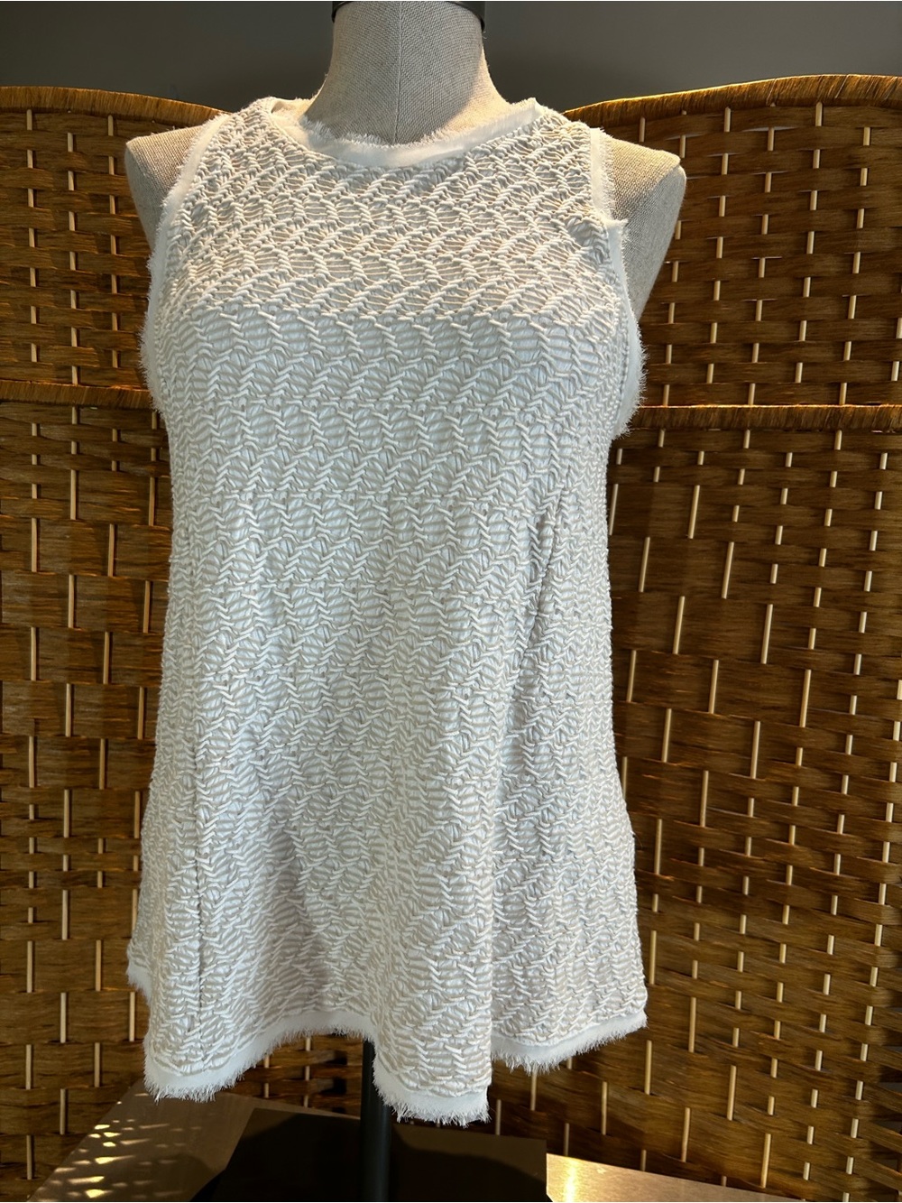 Postmark by Anthropologie Textured Sleeveless Top Large Ivory Back Zip Tank